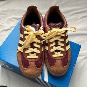 Adidas - Gazelle Indoor Maroon Yellow Brown (US 7.5 Women)